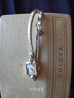 7 Vintage Watches Including Bulova With Cases Not Working Base Metal