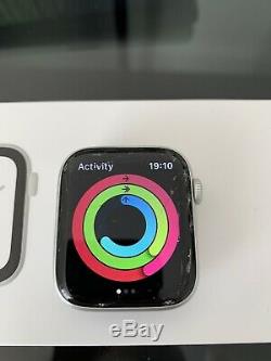 Apple MU6C2B/A Watch Series 4 44mm Silver Case Working but with cracked screen