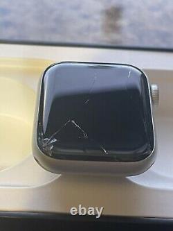 Apple Watch Nike Series 5 Cellular 4G LTE 40mm Cracked Screen FULLY FUNCTIONING