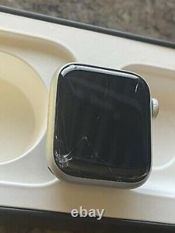 Apple Watch Nike Series 5 Cellular 4G LTE 40mm Cracked Screen FULLY FUNCTIONING