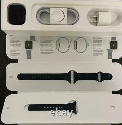 Apple Watch Series 3- 38MM Space Gray Aluminum Case APPLE ID CANT BE PAIRED