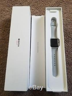 Apple Watch Series 3 38mm Silver Aluminium Case with Fog Sport Band iCloud parts