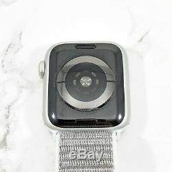 Apple Watch Series 4 40mm Silver Aluminum Silver Loop (GPS + Cellular) CRACKED