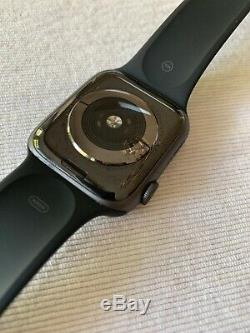 Apple Watch Series 4 44 mm Space Gray Aluminum Blk Sport Band GPS Cracked Screen