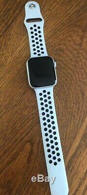 Apple Watch Series 4 Nike+ 44MM Silver Aluminum GPS LOCKED