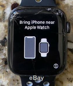 Apple Watch Series 5 44mm BROKEN SCREEN-STILL WORKS Space Gray Case(MWVF2LL/A)