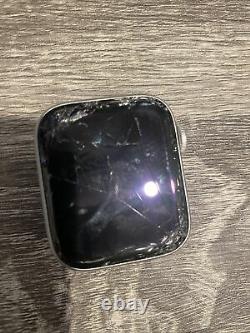 Apple watch series 4 44mm cracked screen