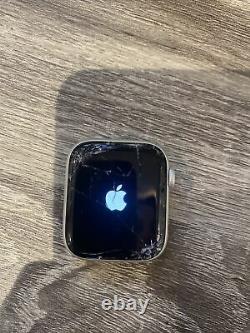 Apple watch series 4 44mm cracked screen