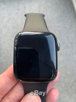 Broken Screen Apple Watch Series 4 44 mm, Space Grey GPS Only NO RESERVE