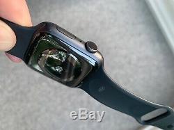 Broken Screen Apple Watch Series 4 44 mm, Space Grey GPS Only NO RESERVE
