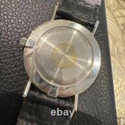 CORUM quartz watch doen't work For parts leather box case warrany vintage? Mzmr? A
