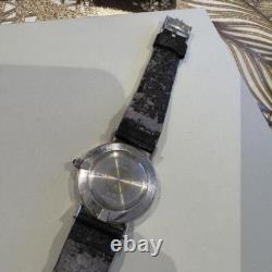 CORUM quartz watch doen't work For parts leather box case warrany vintage? Mzmr? A