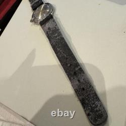 CORUM quartz watch doen't work For parts leather box case warrany vintage? Mzmr? A