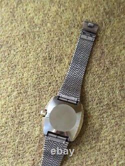 For Parts Men's WALTHAM Dynax QUARTZ doesn't work watch VACUUM 520270623 YZ