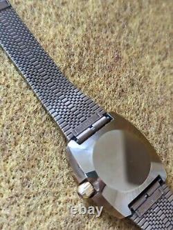 For Parts Men's WALTHAM Dynax QUARTZ doesn't work watch VACUUM 520270623 YZ