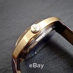 Jaeger LeCoultre NOS 1970 Master Quartz Silver Linen Dial Gold Watch BOXED Mint