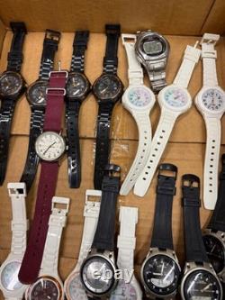 LOT OF 18 WATCHES NOT WORKING AND MISSING PARTS For repair or for parts