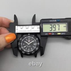Luminox Navy SEALs Watch Mens Diver 200m Date BROKEN FOR PARTS OR REPAIR