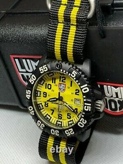 Luminox Navy Seal 3950 Series Black Strap XS. 3955 Watch Broken Glass