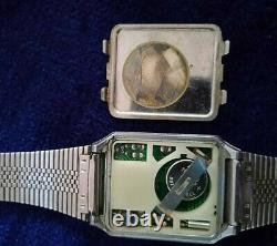 Rare SANYO V quartz LC digital Men's Watch Lithium Alarm Calculator. All Works