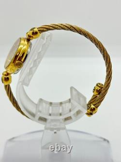 Read Gucci 2047L Gold Dial Gold Cable Bangle Watch Not tested For Parts F/S