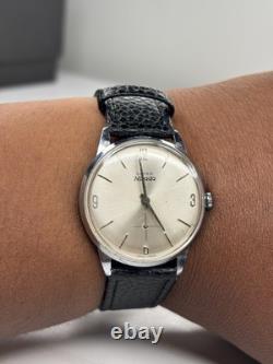 Súper Nivada Vintage Classic Mens Watch Rare (NOT WORKING)