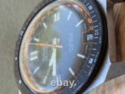 Vintage 1970's Gruen World Time All SS Diver with512 CA Mvmt, Runs FOR PARTS/REPAIR