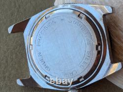 Vintage 1970's Gruen World Time All SS Diver with512 CA Mvmt, Runs FOR PARTS/REPAIR