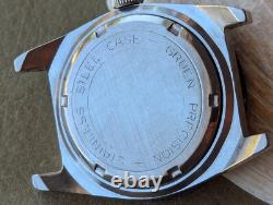 Vintage 1970's Gruen World Time All SS Diver with512 CA Mvmt, Runs FOR PARTS/REPAIR