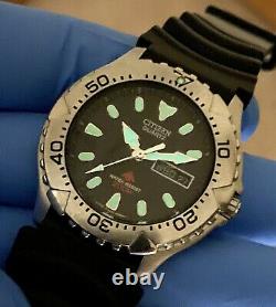 Vintage 1996 Citizen Quartz 5502-F51855 Diver Watch model AJ0640-05E not working