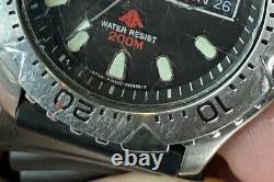 Vintage 1996 Citizen Quartz 5502-F51855 Diver Watch model AJ0640-05E not working