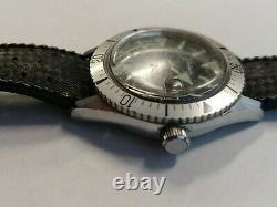 Vintage Endura Diver Style Men's Date Watch from 1960's for parts or restoration