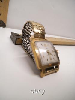 Vintage Square Face Saga 10K Gold Watch Made U. S. A. For Repair/Parts