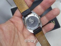 Vintage Universal Genève 1950s Hand-Wind Watch For parts or repair