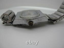 Vintage Waltham 17 Jewels Date Analog Hand Wind Swiss Watch (A752) Broken Bands