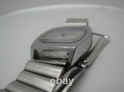 Vintage Waltham 17 Jewels Date Analog Hand Wind Swiss Watch (A752) Broken Bands