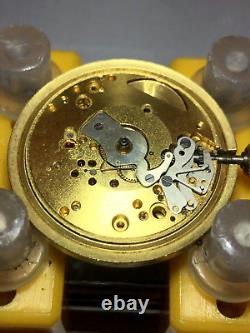 Vintage Zenith Watch 18 Jewels Movement Cal 120 For parts and repair