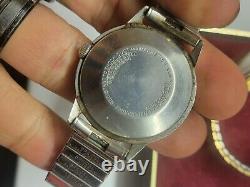 Vintage elgin mechanical Wrist Watches lot of 2 for parts or Repairs running A6
