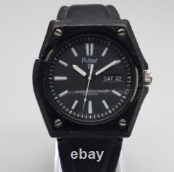 Vtg Pulsar Watch Men Y563-6099 41mm Black Dial Day Date New Battery Broken Case